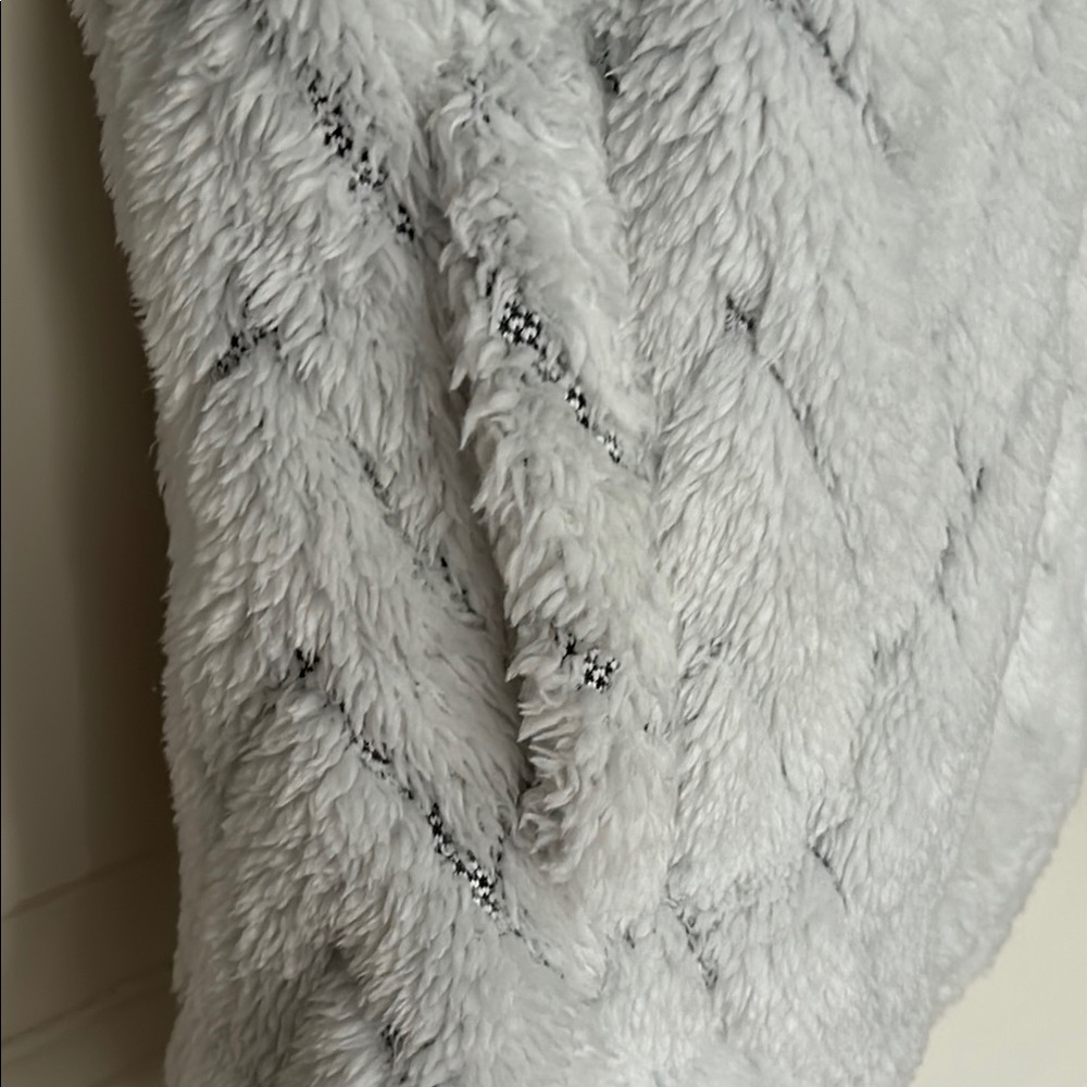St. John's Bay XXL White Teddy Jacket with Quilted Design - Picture 5 of 11